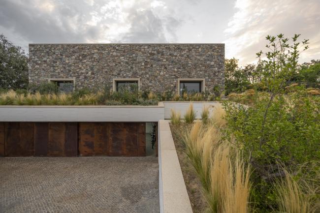 BIM建筑|慎重而机动：卡塞雷斯石头室第 / Tuñón Arquitectos