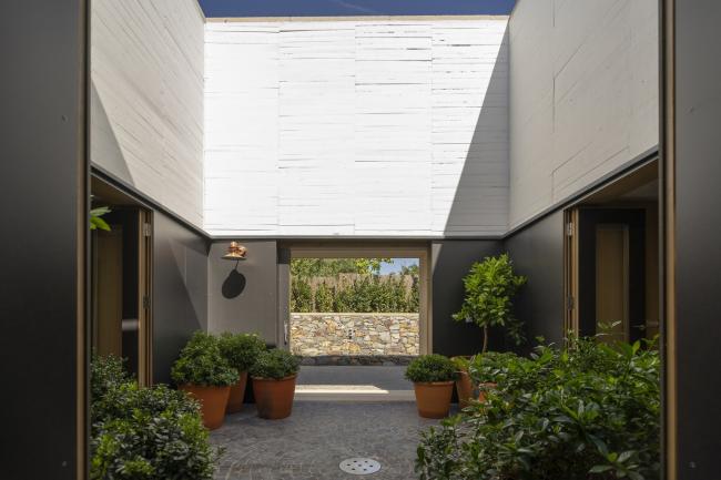 BIM建筑|慎重而机动：卡塞雷斯石头室第 / Tuñón Arquitectos