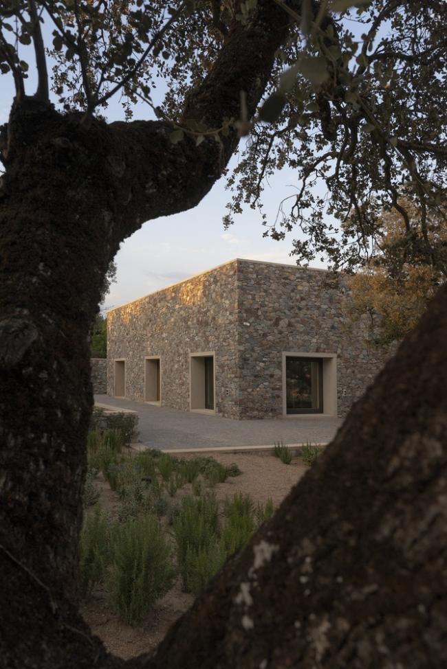 BIM建筑|慎重而机动：卡塞雷斯石头室第 / Tuñón Arquitectos