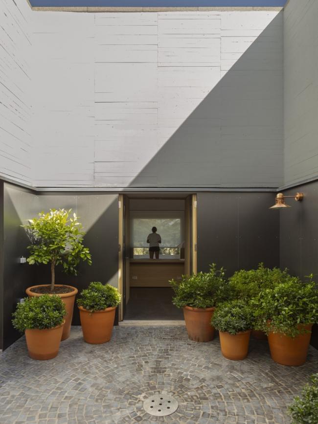 BIM建筑|慎重而机动：卡塞雷斯石头室第 / Tuñón Arquitectos