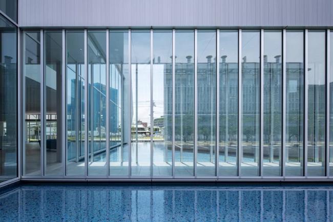 BIM建筑|浅水池边的半透明展现馆