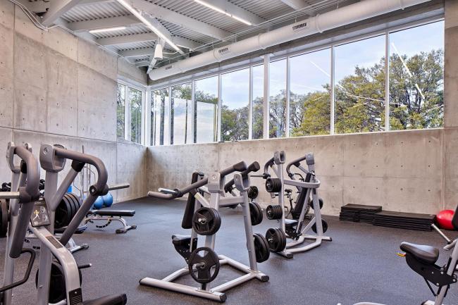 BIM建筑|如凤凰涅槃：佛罗里达理工年夜学学生涯动中间 / Straughn Trout 事务所