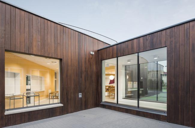 BIM建筑|混凝土与木板组成的弧形乐土：波兰幼儿园