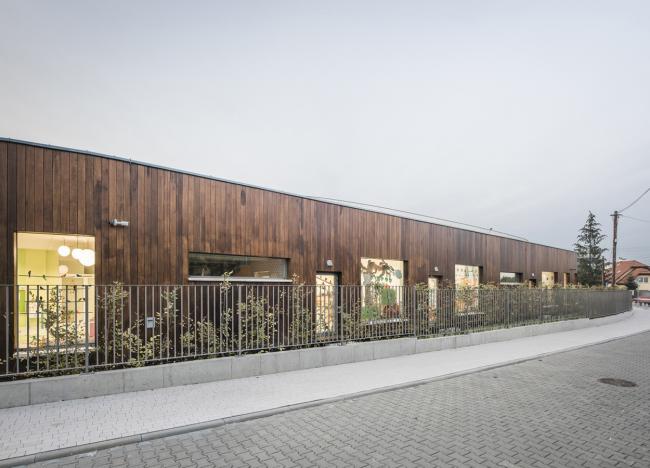 BIM建筑|混凝土与木板组成的弧形乐土：波兰幼儿园