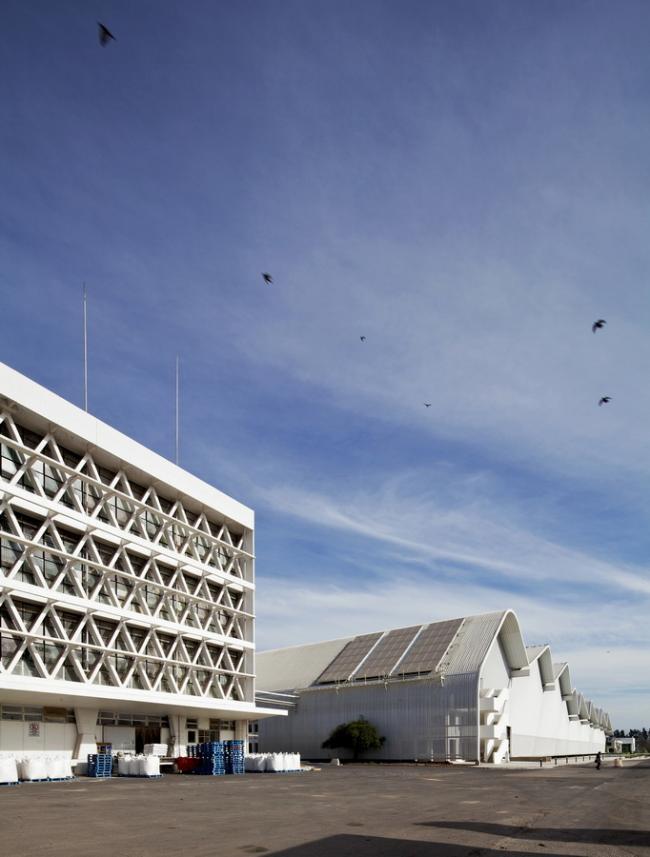 BIM建筑|现代金属质感，自由海浪屋顶诠释跨越50年时空的工场重构