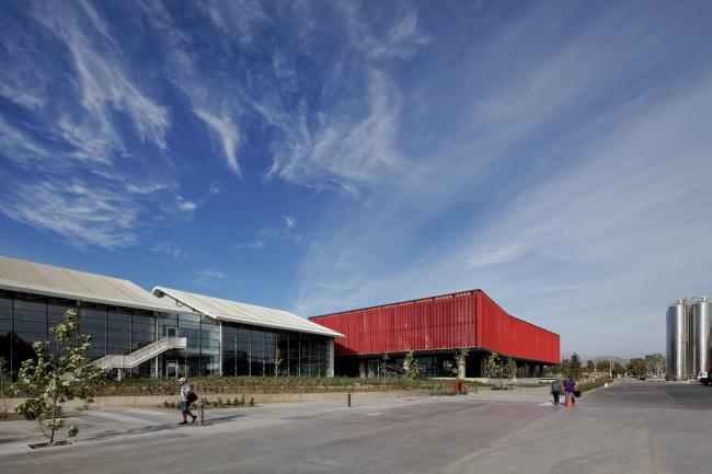 BIM建筑|现代金属质感，自由海浪屋顶诠释跨越50年时空的工场重构