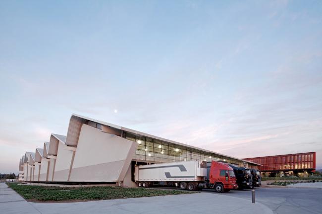 BIM建筑|现代金属质感，自由海浪屋顶诠释跨越50年时空的工场重构