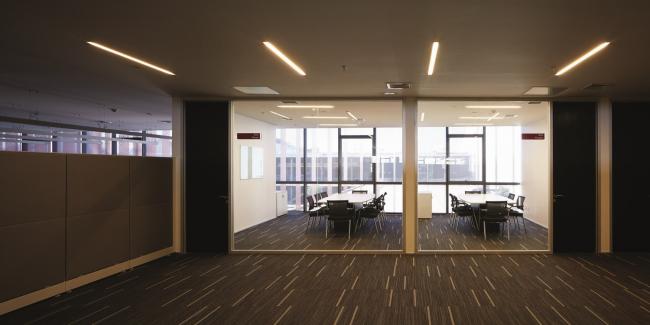 BIM建筑|现代金属质感，自由海浪屋顶诠释跨越50年时空的工场重构