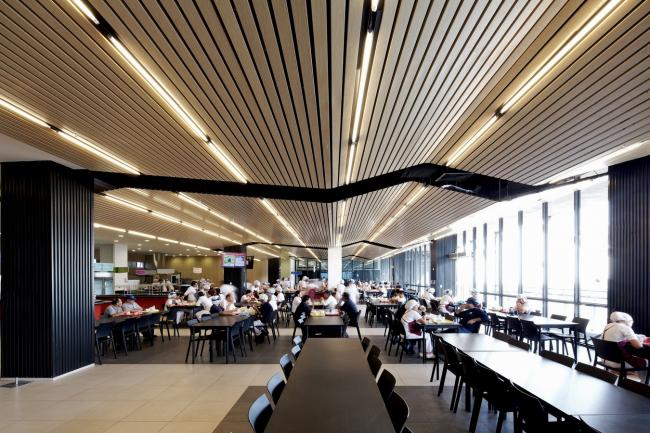 BIM建筑|现代金属质感，自由海浪屋顶诠释跨越50年时空的工场重构