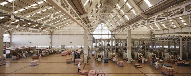 BIM建筑|现代金属质感，自由海浪屋顶诠释跨越50年时空的工场重构