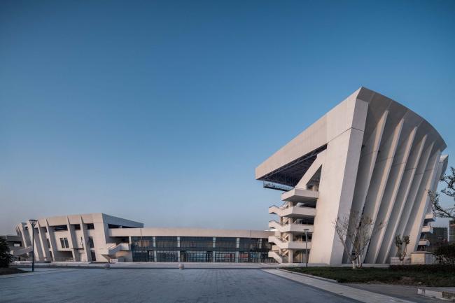 BIM建筑|青岛平度奥体中间 / 上海交通年夜学计划建筑设计