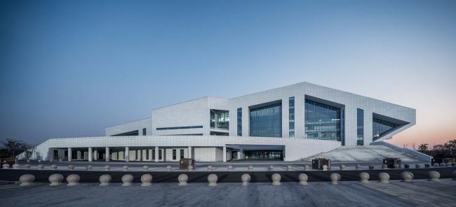 BIM建筑|青岛平度奥体中间 / 上海交通年夜学计划建筑设计