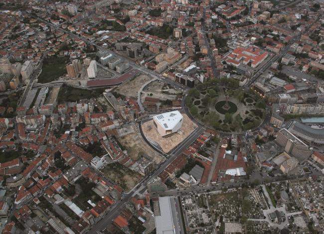 BIM建筑|白色经典的混凝土空腔音乐厅：波尔图文化剧院 / OMA