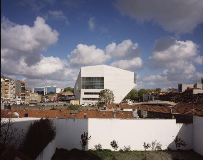 BIM建筑|白色经典的混凝土空腔音乐厅：波尔图文化剧院 / OMA