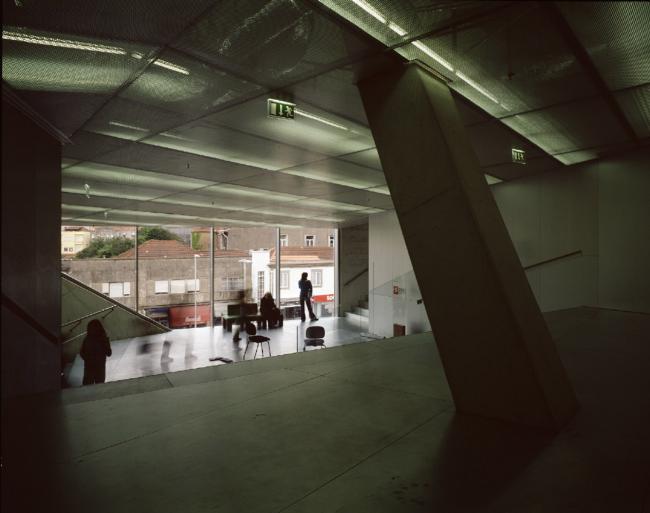 BIM建筑|白色经典的混凝土空腔音乐厅：波尔图文化剧院 / OMA