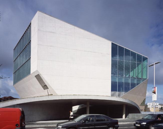 BIM建筑|白色经典的混凝土空腔音乐厅：波尔图文化剧院 / OMA