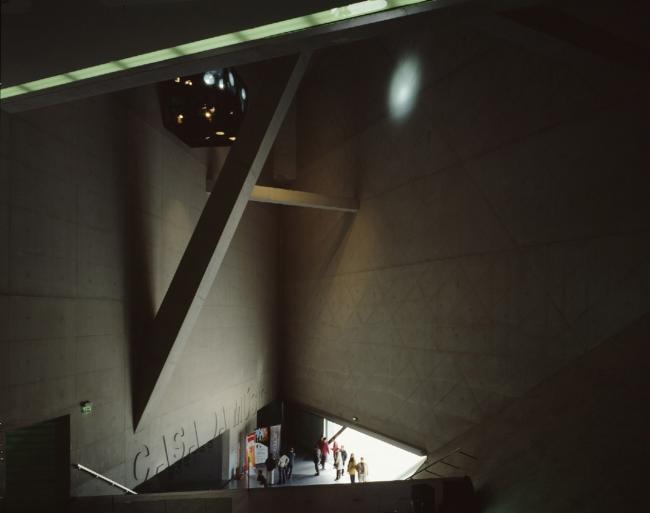 BIM建筑|白色经典的混凝土空腔音乐厅：波尔图文化剧院 / OMA