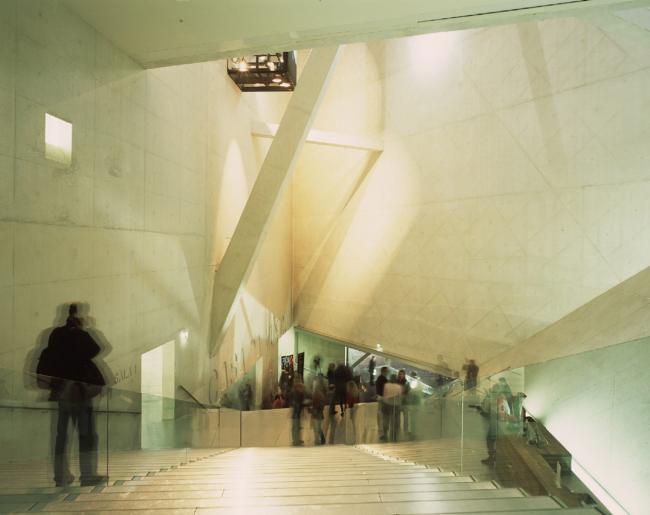 BIM建筑|白色经典的混凝土空腔音乐厅：波尔图文化剧院 / OMA