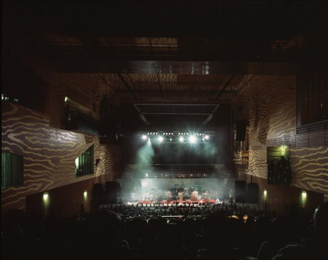 BIM建筑|白色经典的混凝土空腔音乐厅：波尔图文化剧院 / OMA