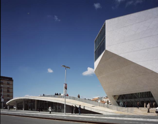 BIM建筑|白色经典的混凝土空腔音乐厅：波尔图文化剧院 / OMA