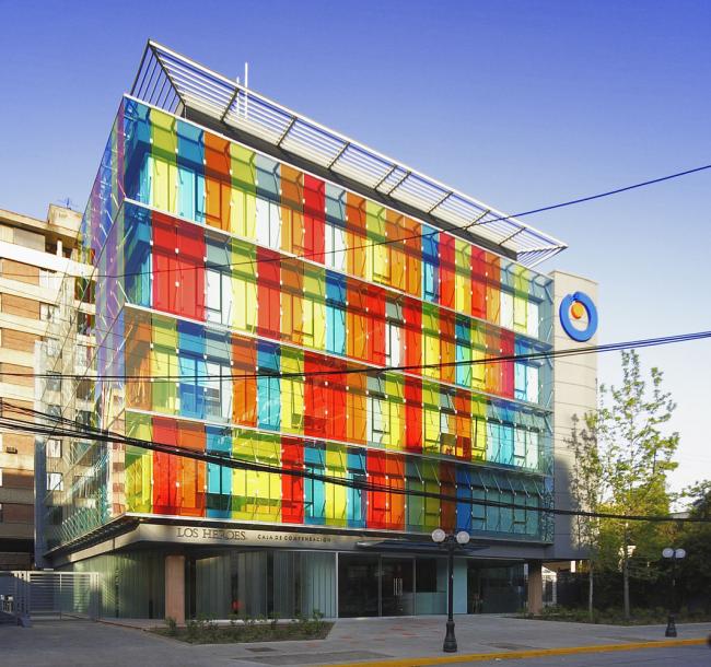 BIM建筑|轻逸琉璃，“五彩霓虹”映衬下的办公年夜楼