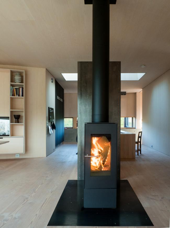 BIM建筑|仿佛一把被抛弃在郊野中心的旧铁犁：Tjelta室第