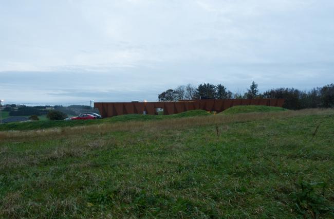 BIM建筑|仿佛一把被抛弃在郊野中心的旧铁犁：Tjelta室第