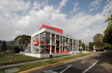 BIM建筑|斑斓亮丽，置在路边的宏大都会展览柜：米勒公司美术展览馆-BIM建筑网