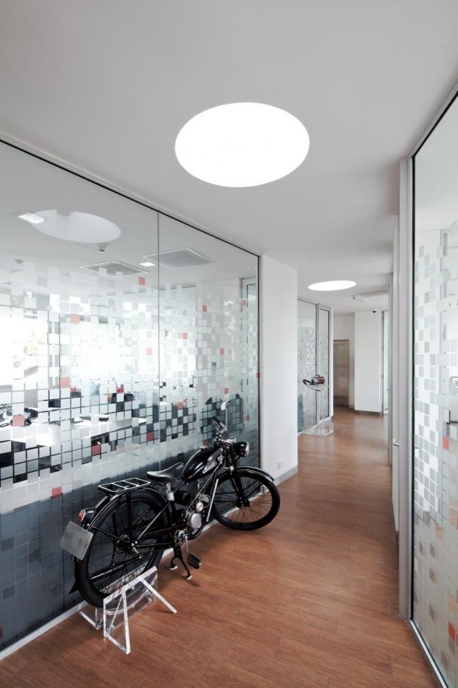 BIM建筑|斑斓亮丽，置在路边的宏大都会展览柜：米勒公司美术展览馆