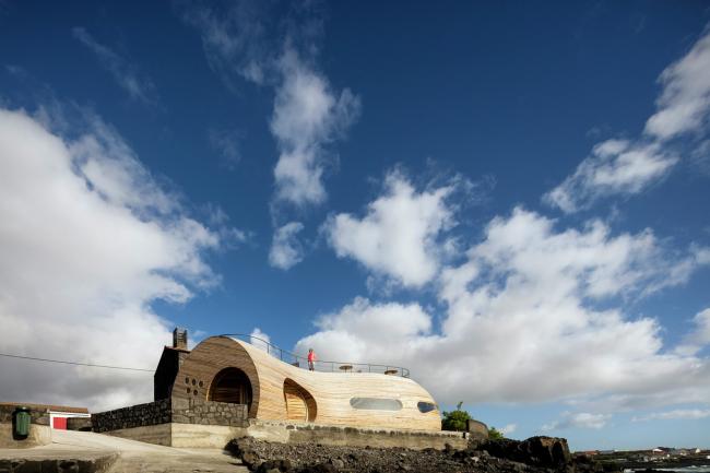 BIM建筑|海岛餐厅酒店——岩石，酒桶和鲸鱼拟态的想象力融会之作
