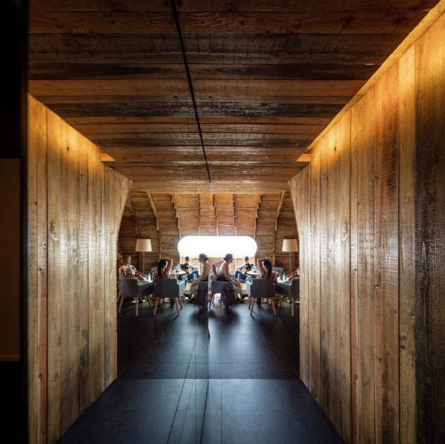 BIM建筑|海岛餐厅酒店——岩石，酒桶和鲸鱼拟态的想象力融会之作