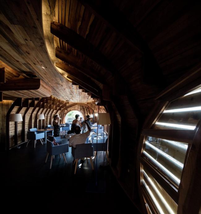 BIM建筑|海岛餐厅酒店——岩石，酒桶和鲸鱼拟态的想象力融会之作