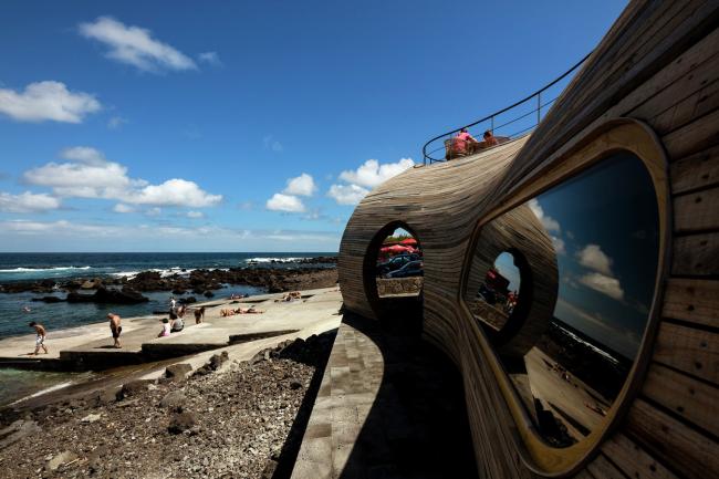 BIM建筑|海岛餐厅酒店——岩石，酒桶和鲸鱼拟态的想象力融会之作