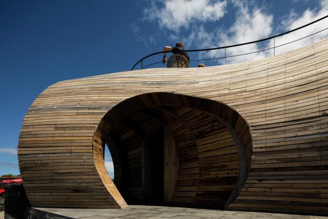 BIM建筑|海岛餐厅酒店——岩石，酒桶和鲸鱼拟态的想象力融会之作