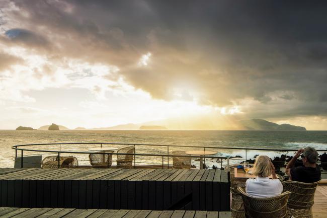 BIM建筑|海岛餐厅酒店——岩石，酒桶和鲸鱼拟态的想象力融会之作