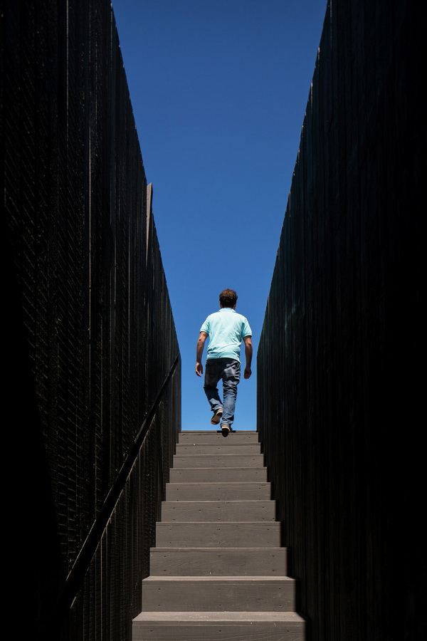 BIM建筑|海岛餐厅酒店——岩石，酒桶和鲸鱼拟态的想象力融会之作