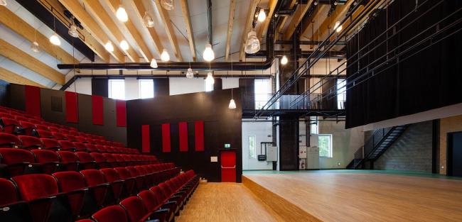 BIM建筑|将巨匠经典的音符涂抹颜色，复刻在立面上——音乐与建筑的融会之作