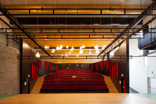 BIM建筑|将巨匠经典的音符涂抹颜色，复刻在立面上——音乐与建筑的融会之作