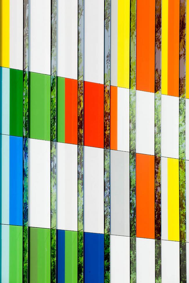 BIM建筑|将巨匠经典的音符涂抹颜色，复刻在立面上——音乐与建筑的融会之作