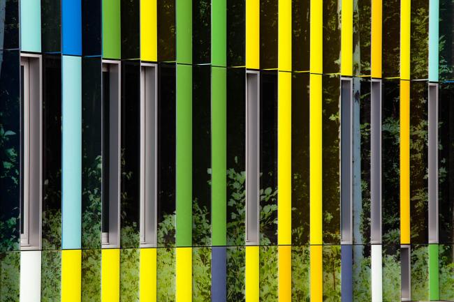 BIM建筑|将巨匠经典的音符涂抹颜色，复刻在立面上——音乐与建筑的融会之作