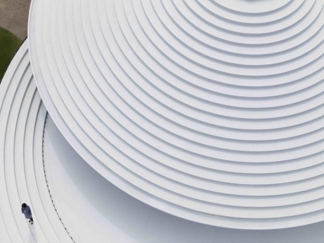 BIM建筑|立在城市客堂的巨型家具，日本奈良的暗昧空间：CoFuFun车站广场