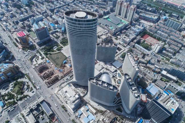 BIM建筑|弧形围绕错动的体量——云景彭城，徐州苏宁广场 / CCDI悉地国际