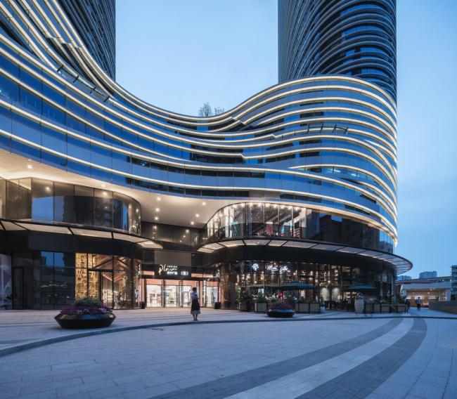 BIM建筑|弧形围绕错动的体量——云景彭城，徐州苏宁广场 / CCDI悉地国际