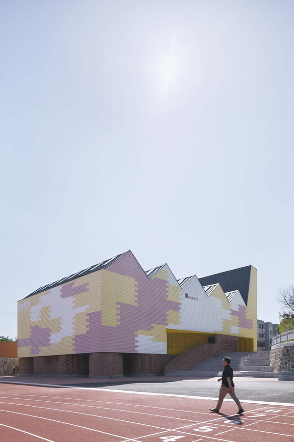 BIM建筑|岳阳县第三中学风雨操场兼陈述厅 / SUP素朴建筑工作室