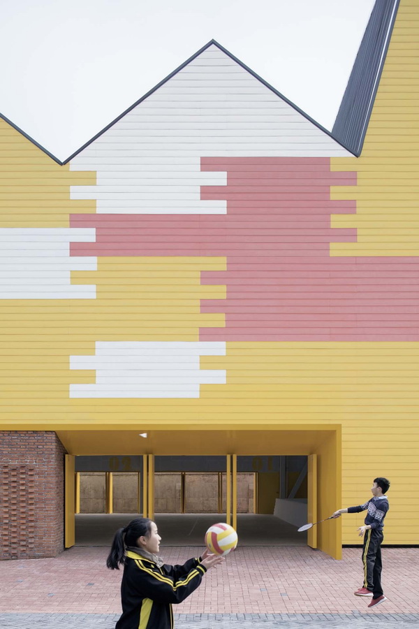 BIM建筑|岳阳县第三中学风雨操场兼陈述厅 / SUP素朴建筑工作室