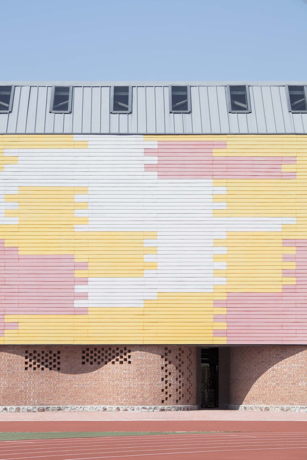 BIM建筑|岳阳县第三中学风雨操场兼陈述厅 / SUP素朴建筑工作室