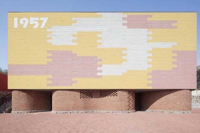 BIM建筑|岳阳县第三中学风雨操场兼陈述厅 / SUP素朴建筑工作室