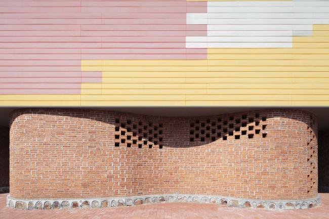 BIM建筑|岳阳县第三中学风雨操场兼陈述厅 / SUP素朴建筑工作室