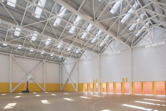 BIM建筑|岳阳县第三中学风雨操场兼陈述厅 / SUP素朴建筑工作室