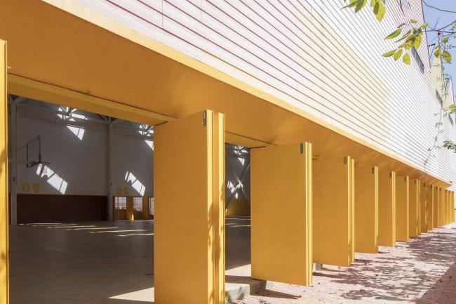 BIM建筑|岳阳县第三中学风雨操场兼陈述厅 / SUP素朴建筑工作室